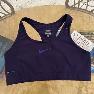 Nike sports bra size Large